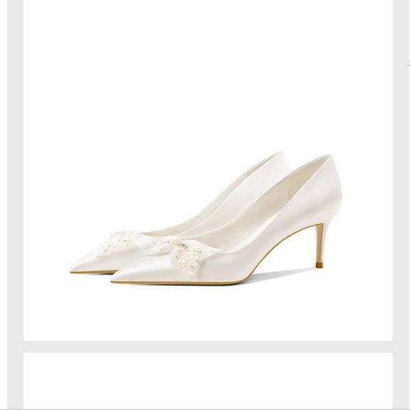 sandals 2021spring silk bridal wedding stiletto high-heeled pointed shallow mouth banquet fashion bow single shoes women, Black
sandals 2021spring silk bridal wedding stiletto high-heeled pointed shallow mouth banquet fashion bow single shoes women, Black