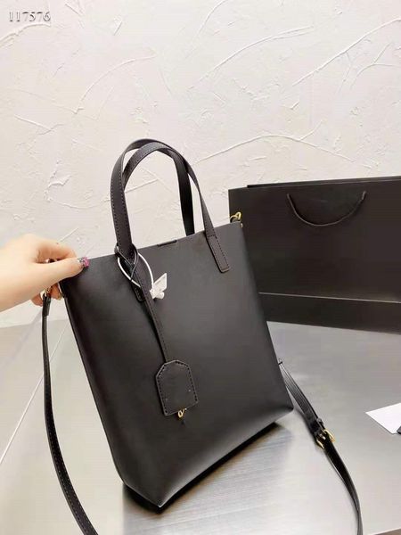 2021 designer women's single shoulder bag portable shopping bag, size: 28cm
2021 designer women's single shoulder bag portable shopping bag, size: 28cm