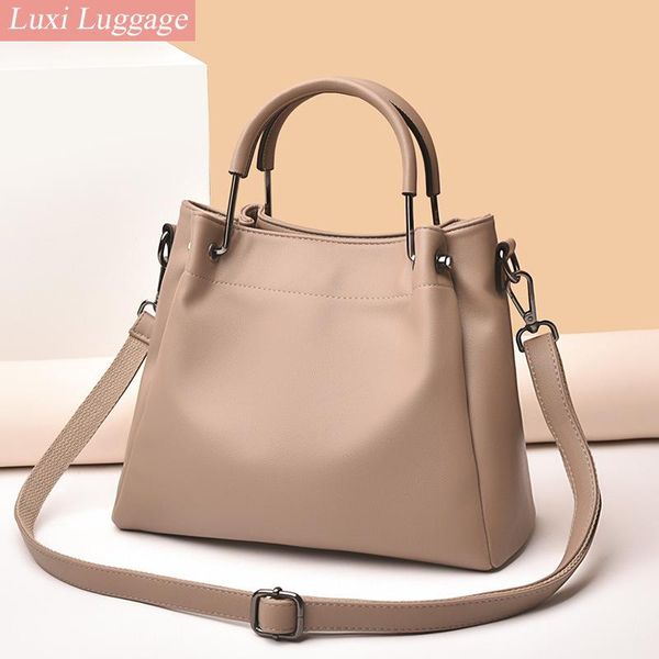 evening bags 2021 fashion women's large capacity tote bag quality leather women handbag bucket all-match shoulder messenger
evening bags 2021 fashion women's large capacity tote bag quality leather women handbag bucket all-match shoulder messenger