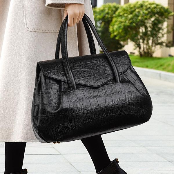 evening bags 2021 genuine leather women shopping totes fashion large capacity female handbag ladies shoulder messenger bag designer
evening bags 2021 genuine leather women shopping totes fashion large capacity female handbag ladies shoulder messenger bag designer