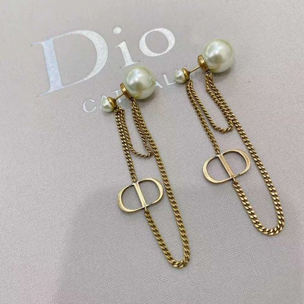 designer jewelry 2021 new letter long tassel earrings female family size pearl s925 silver needle earrings
designer jewelry 2021 new letter long tassel earrings female family size pearl s925 silver needle earrings