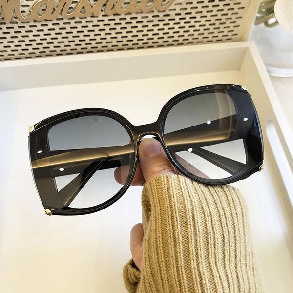 fashion vintage round sunglasses women brand designer oversized square sun glasses female big shades oculos feminino, White;black
fashion vintage round sunglasses women brand designer oversized square sun glasses female big shades oculos feminino, White;black