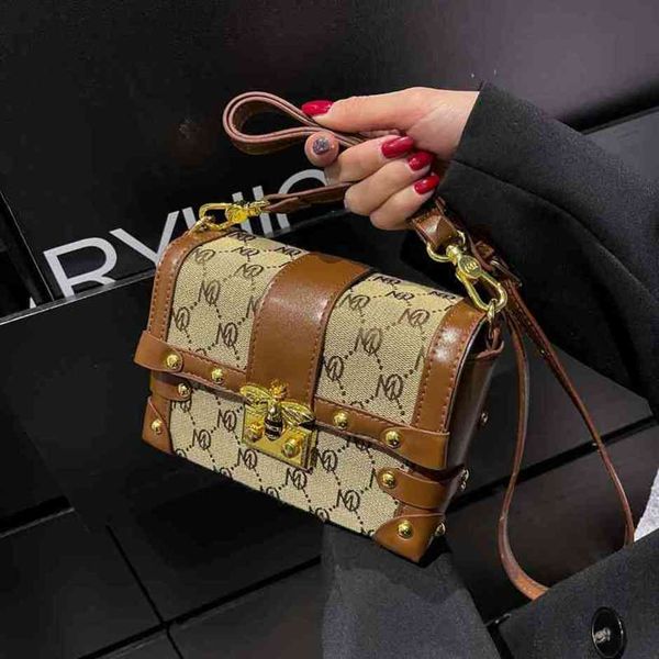 84% off shop factory 2022 new light luxury printing trend small square fashionable and versatile contrast color single shoulder messenger wo
84% off shop factory 2022 new light luxury printing trend small square fashionable and versatile contrast color single shoulder messenger wo
