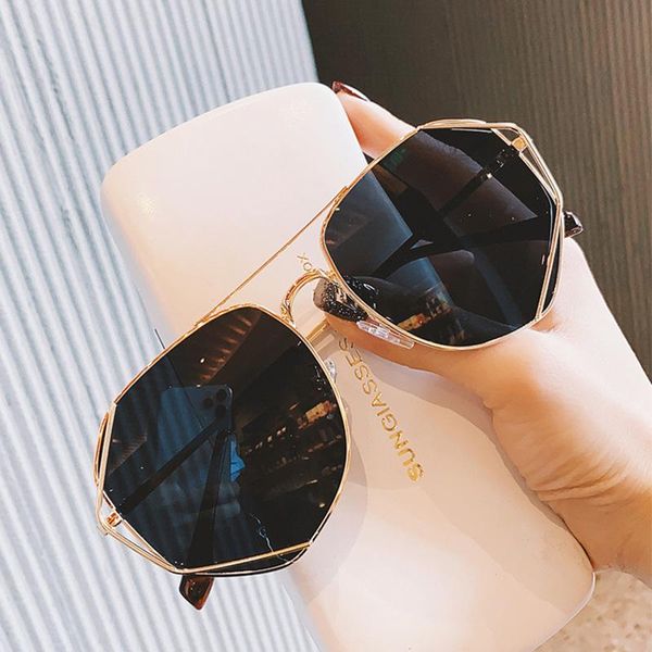 alloy retro sunglasses for women black clear sun glasses vintage luxury seay eyewear oversized fashion trend big shades, White;black
alloy retro sunglasses for women black clear sun glasses vintage luxury seay eyewear oversized fashion trend big shades, White;black