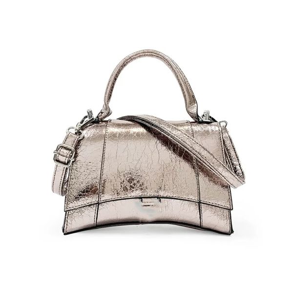 Spring and summer new Leather Silver hourglass bag net red crocodile pattern portable messenger single shoulder crescent
Spring and summer new Leather Silver hourglass bag net red crocodile pattern portable messenger single shoulder crescent