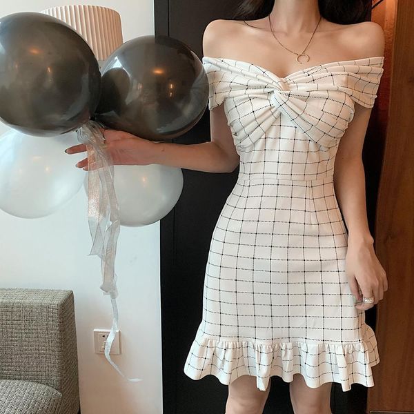 dress female summer slash neck chess thin line open feminine bing frilly party dress, Black;gray
dress female summer slash neck chess thin line open feminine bing frilly party dress, Black;gray