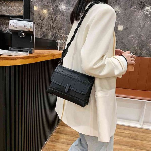 french 2021 new women's single shoulder messenger fashion small square bag soft leather
french 2021 new women's single shoulder messenger fashion small square bag soft leather