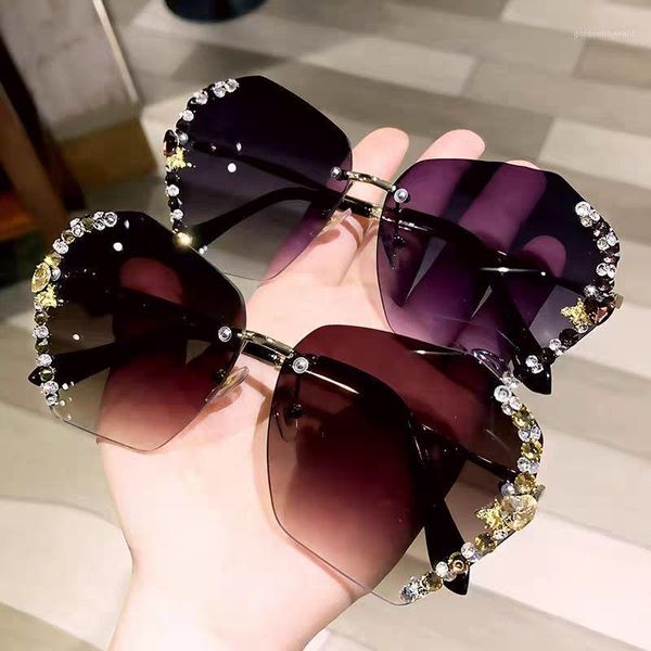 net red sunglasses korean fashion anti women diamond personality big frame glasses luxury, White;black
net red sunglasses korean fashion anti women diamond personality big frame glasses luxury, White;black