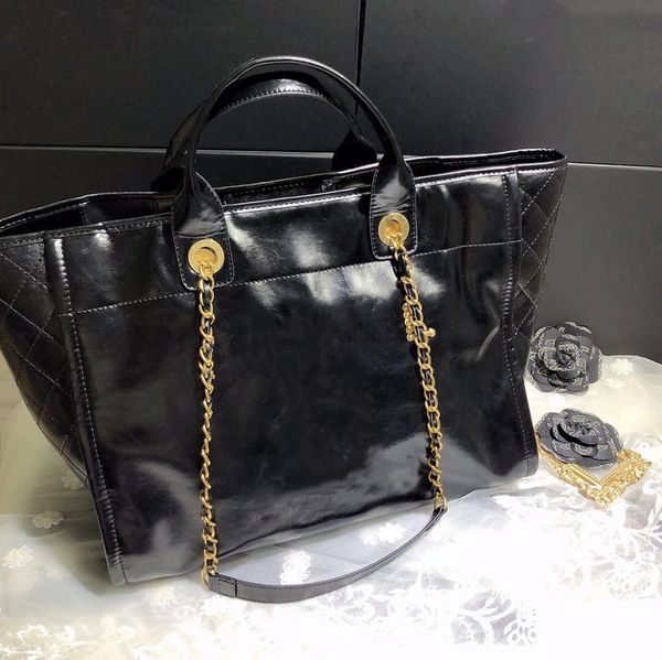 classic fashion style beach bag tourist shopping bags oil wax series adopts imported cowhide fragrance + with good hardware real edition sei
classic fashion style beach bag tourist shopping bags oil wax series adopts imported cowhide fragrance + with good hardware real edition sei