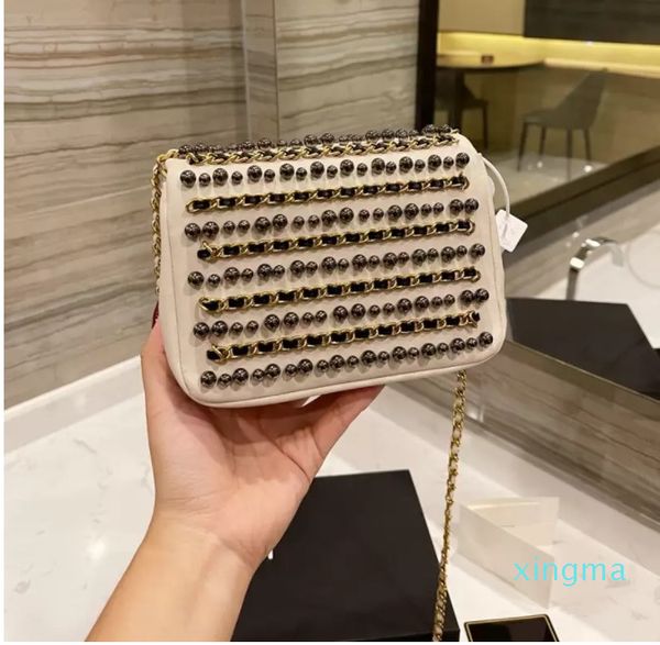women retro shoulder bags famous luxury designers 2021 autumn fashion ladies handbags high-quality solid leather small square-bags classic
women retro shoulder bags famous luxury designers 2021 autumn fashion ladies handbags high-quality solid leather small square-bags classic