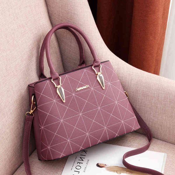 handbag women's bag 2021 spring fashion embroidery one shoulder satchel mother's, Black;red
handbag women's bag 2021 spring fashion embroidery one shoulder satchel mother's, Black;red