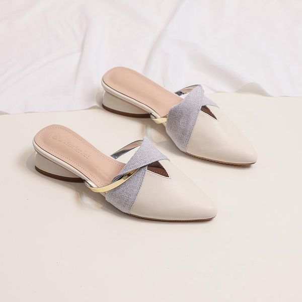 slippers shoes woman 2021 square heel casual cover toe rivet low female mule pantofle block luxury pointed summer mules hoof, Black
slippers shoes woman 2021 square heel casual cover toe rivet low female mule pantofle block luxury pointed summer mules hoof, Black