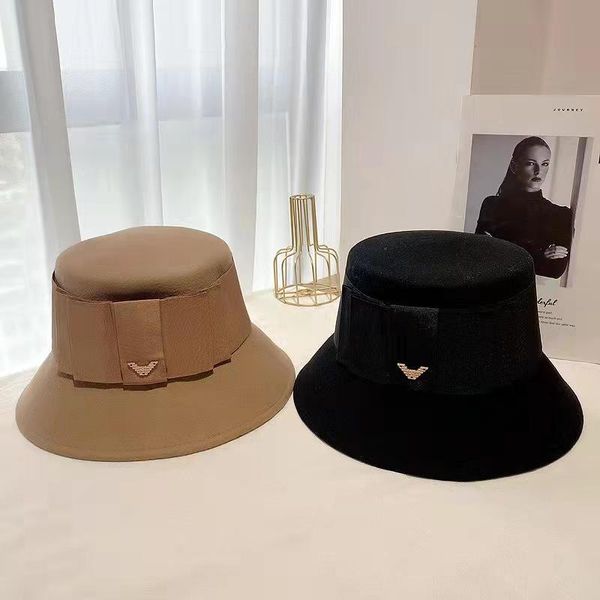 stingy brim hats 2021 autumn and winter fashion silk ribbon wool women's flat hat retro trend bucket for women, Blue;gray
stingy brim hats 2021 autumn and winter fashion silk ribbon wool women's flat hat retro trend bucket for women, Blue;gray