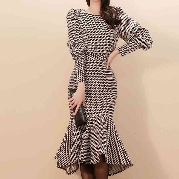 casual dresses autumn/winter product two-piece fashion temperament slim-fit houndstooth jacket waist bag hip fishtail skirt suit women c9fd, Black;gray
casual dresses autumn/winter product two-piece fashion temperament slim-fit houndstooth jacket waist bag hip fishtail skirt suit women c9fd, Black;gray