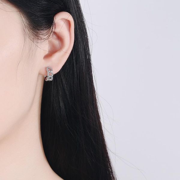 fashion dazzling crystal paved hoop earrings luxury chain shape small huggies charming hoops female piercing earring jewelry & huggie, Golden;silver
fashion dazzling crystal paved hoop earrings luxury chain shape small huggies charming hoops female piercing earring jewelry & huggie, Golden;silver