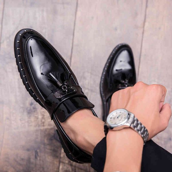 dress shoes 2021 business men's formal shoes elegant wedding fashionable patent leather comfortable office loafers 54az, Black
dress shoes 2021 business men's formal shoes elegant wedding fashionable patent leather comfortable office loafers 54az, Black