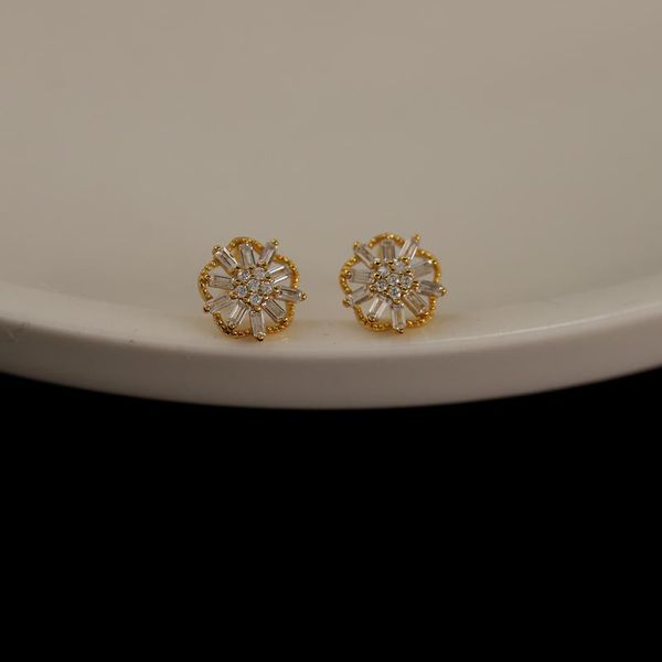stud 925 sterling silver french simple pavé crystal plum blossom earrings women light luxury plating 14k gold jewelry gift, Golden;silver
stud 925 sterling silver french simple pavé crystal plum blossom earrings women light luxury plating 14k gold jewelry gift, Golden;silver