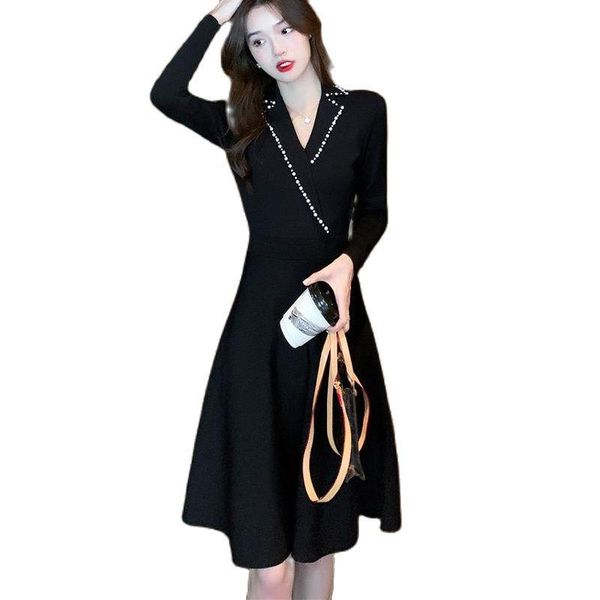 casual dresses elegant knitted dress 2021 autumn and winter heavy industry beaded suit collar fashionable women's clothing, Black;gray
casual dresses elegant knitted dress 2021 autumn and winter heavy industry beaded suit collar fashionable women's clothing, Black;gray