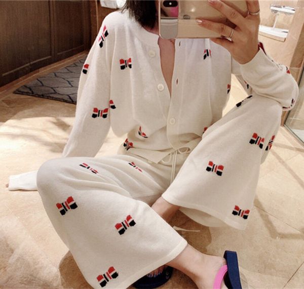 spring and autumn new age reducing fashion suit sweet bow knitted cardigan leisure wide leg pants two-piece set, White
spring and autumn new age reducing fashion suit sweet bow knitted cardigan leisure wide leg pants two-piece set, White