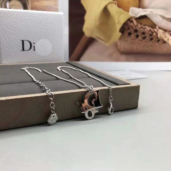 2021 new jewelry 2021 family letter blue glue clavicle necklace platinum fashion brass sweater chain, Silver
2021 new jewelry 2021 family letter blue glue clavicle necklace platinum fashion brass sweater chain, Silver
