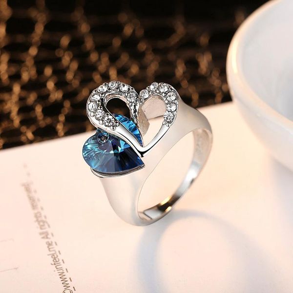 wedding rings simple fashion silver color inlaid blue zircon heart-shaped crystal ring for women temperament engagement party jewelry, Slivery;golden
wedding rings simple fashion silver color inlaid blue zircon heart-shaped crystal ring for women temperament engagement party jewelry, Slivery;golden