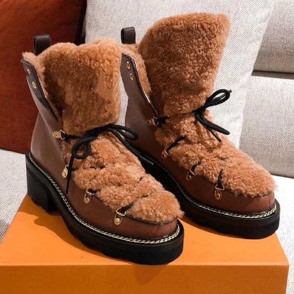 natural-fur winter ankle boots women cow-suede-leather warm lace-up comfortable snow shoes woman flat, Black
natural-fur winter ankle boots women cow-suede-leather warm lace-up comfortable snow shoes woman flat, Black