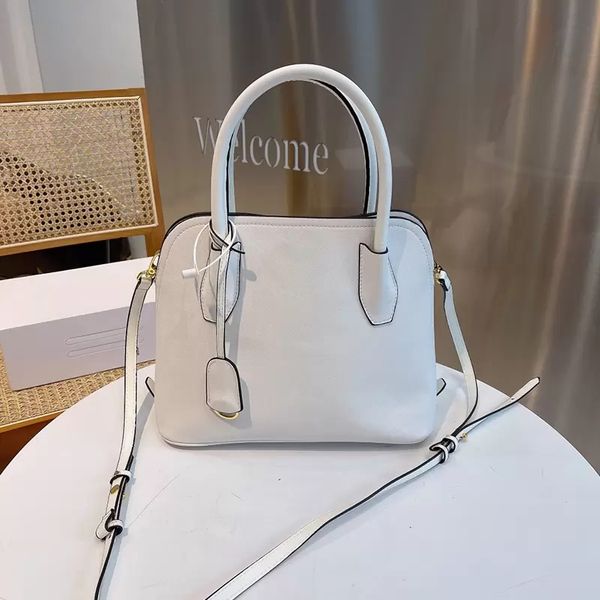 new fahion shell bag luxury popular classic designed leather ladies shoulder bags all-match style purse messenger bag handbag
new fahion shell bag luxury popular classic designed leather ladies shoulder bags all-match style purse messenger bag handbag