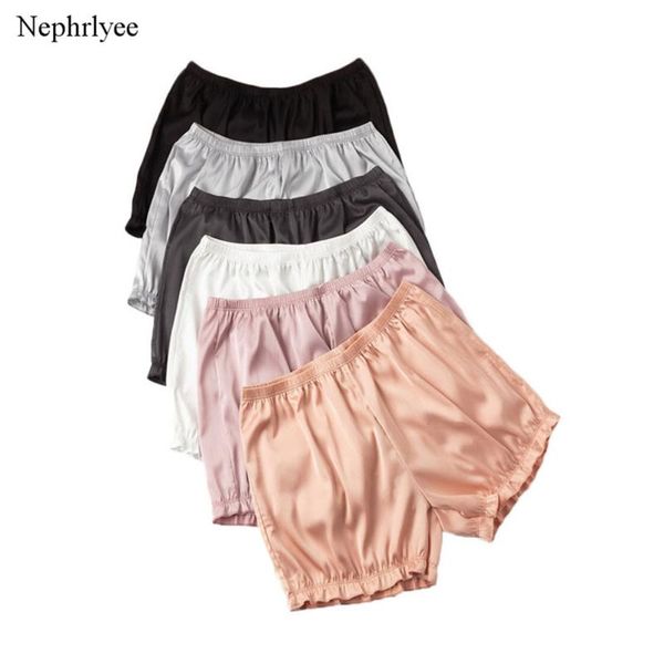 women's shorts 2021 high elasitc waist safty short pants women summer female casual loose solid ruffles, White;black
women's shorts 2021 high elasitc waist safty short pants women summer female casual loose solid ruffles, White;black