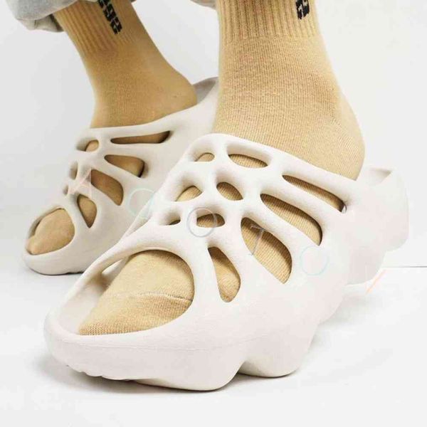 aaa quality wholesale men beach sandals hole shoes slides man sneakers clogs slippers couple garden flat, Black
aaa quality wholesale men beach sandals hole shoes slides man sneakers clogs slippers couple garden flat, Black