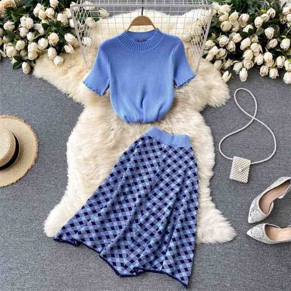 women's elegant summer fashion round neck knitted short-sleeved shirt + retro rhombic skirt two-piece sets s814 210527, White
women's elegant summer fashion round neck knitted short-sleeved shirt + retro rhombic skirt two-piece sets s814 210527, White