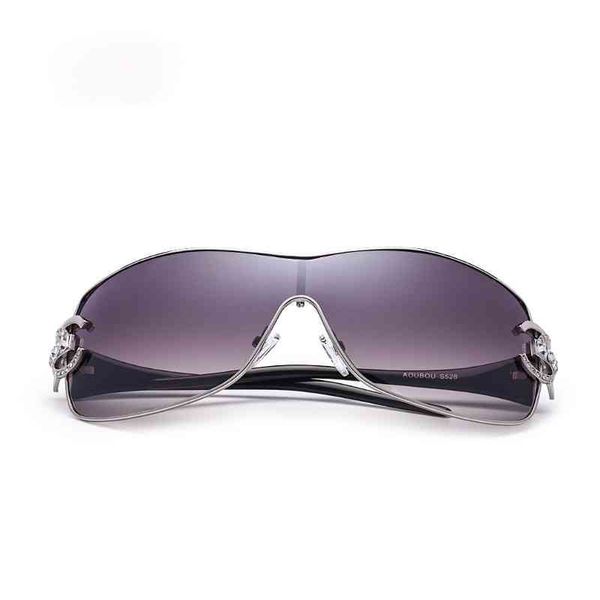 new arrrival diamond fashion women metal sunglasses large frame, White;black
new arrrival diamond fashion women metal sunglasses large frame, White;black