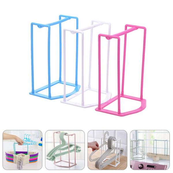 hooks & rails 3pcs portable hanger storage shelf household racks (random color)
hooks & rails 3pcs portable hanger storage shelf household racks (random color)