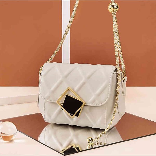 leather women's bag layer cowhide small square live broadcast golden ball lingge chain single shoulder, Black;red
leather women's bag layer cowhide small square live broadcast golden ball lingge chain single shoulder, Black;red