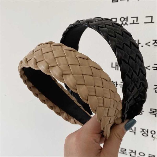 hair accessories 2021 korean winter fashion handmade weave imitation pu leather wide hairbands bands for women girls headwear
hair accessories 2021 korean winter fashion handmade weave imitation pu leather wide hairbands bands for women girls headwear