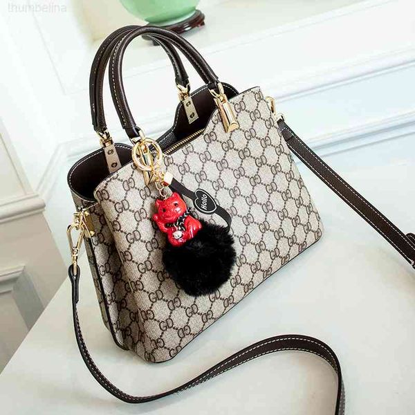 hand bag 2021 women's handbag net red korean printed texture trendy single shoulder messenger, Black;red
hand bag 2021 women's handbag net red korean printed texture trendy single shoulder messenger, Black;red