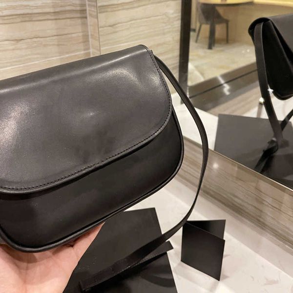 designer crossbody mini bag luxury shoulder bags high-quality genuine leather 2 different colors with exquisite packaging and original box
designer crossbody mini bag luxury shoulder bags high-quality genuine leather 2 different colors with exquisite packaging and original box
