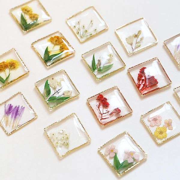 charms 10pcs romantic inlaid eternal flower flat bottom resin transparent patch diy handmade jewelry earrings accessories materials, Bronze;silver
charms 10pcs romantic inlaid eternal flower flat bottom resin transparent patch diy handmade jewelry earrings accessories materials, Bronze;silver