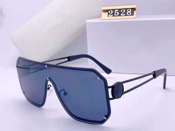 2020 men classic design sunglasses fashion oval frame coating 2528 sunglasses uv400 lens carbon fiber legs summer style eyewear with box, White;black
2020 men classic design sunglasses fashion oval frame coating 2528 sunglasses uv400 lens carbon fiber legs summer style eyewear with box, White;black