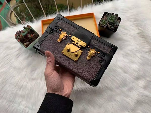 designers petite malle chain clutch women fashion purse shoulder box luxurys handbags messenger bags 40273louis vutton bag
designers petite malle chain clutch women fashion purse shoulder box luxurys handbags messenger bags 40273louis vutton bag