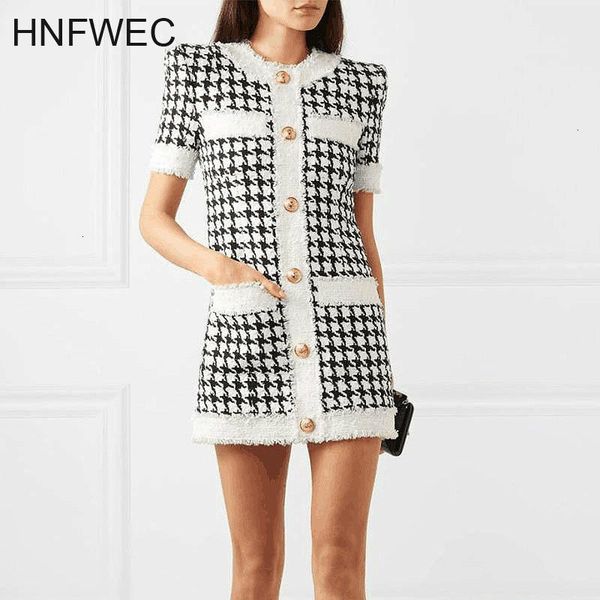 casual dresses 2021 autumn school style concise plaid straight dress single-breasted tweed l072, Black;gray
casual dresses 2021 autumn school style concise plaid straight dress single-breasted tweed l072, Black;gray