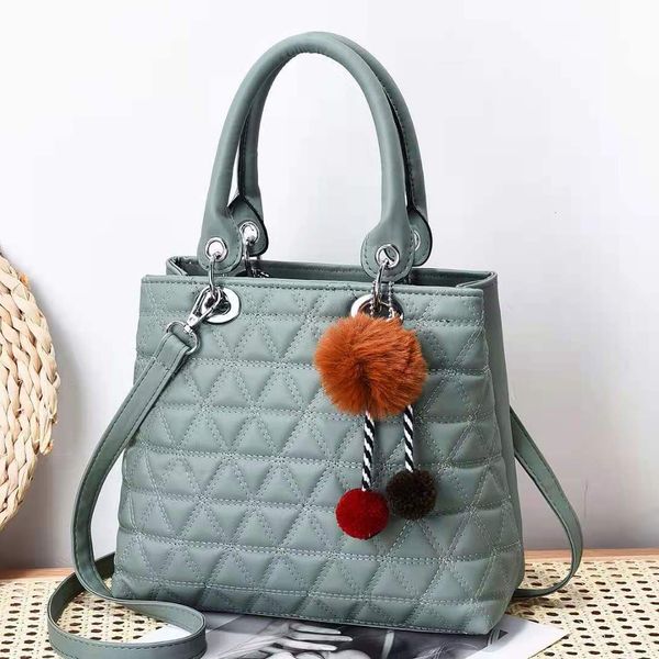 spring and summer foreign style bag women's 2021 new fashion korean version one shoulder messenger bag small xiangfeng lingge princess
spring and summer foreign style bag women's 2021 new fashion korean version one shoulder messenger bag small xiangfeng lingge princess