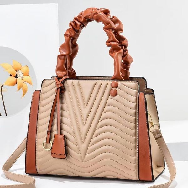 shoulder bags european and american temperament women's handbags autumn 2021 trend bag wild large-capacity messenger women
shoulder bags european and american temperament women's handbags autumn 2021 trend bag wild large-capacity messenger women