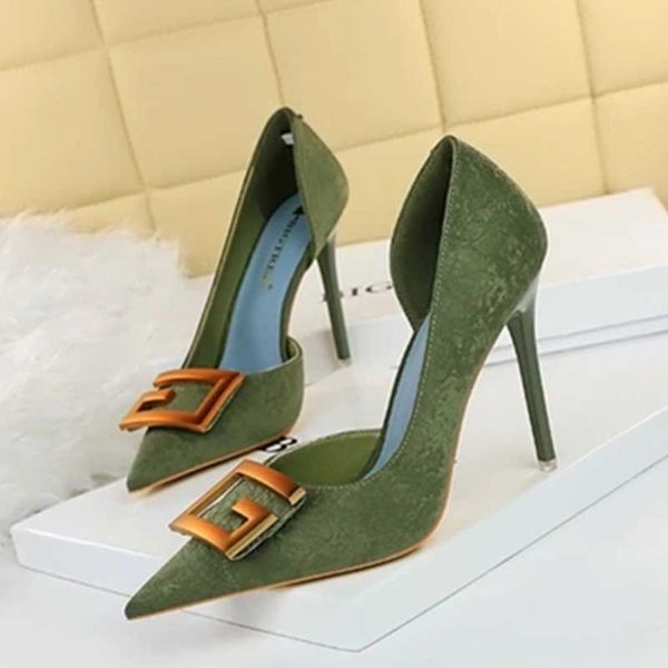 dress shoes european and american stiletto high heels shallow mouth pointy side hollow square buckle single, Black
dress shoes european and american stiletto high heels shallow mouth pointy side hollow square buckle single, Black