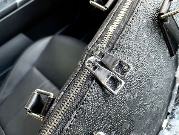 shoulder bags with gift box men computer mens wallet classic fashion and practical work luxury bag
shoulder bags with gift box men computer mens wallet classic fashion and practical work luxury bag