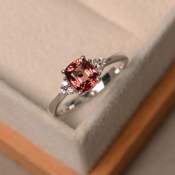 cluster rings 2021 red inlaid zircon ring s925 sterling silver female models platinum-plated simple temperament accessories jewelry, Golden;silver
cluster rings 2021 red inlaid zircon ring s925 sterling silver female models platinum-plated simple temperament accessories jewelry, Golden;silver