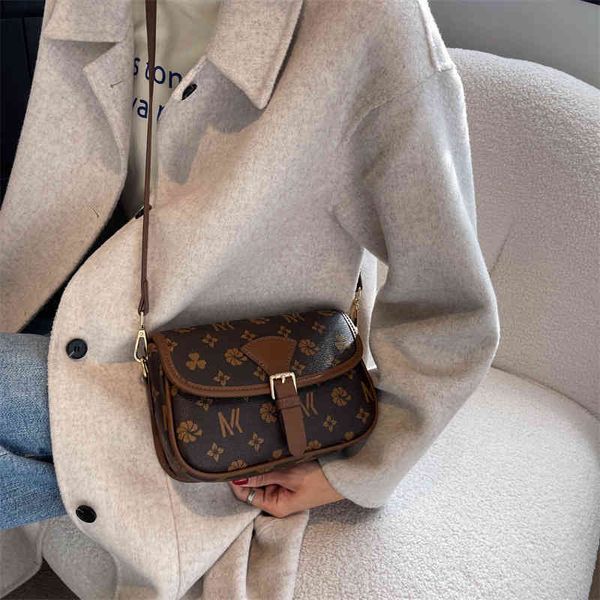 2022 factory wholesale designer handbags on clearance texture fashion winter single shoulder women's messenger small square
2022 factory wholesale designer handbags on clearance texture fashion winter single shoulder women's messenger small square