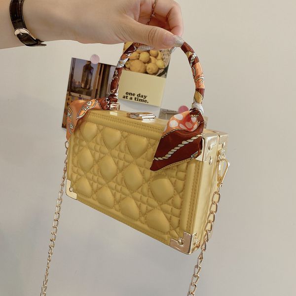 factory direct sale 75% off box silk scarf hard shell box korean trend women's single back messenger women bags bags
factory direct sale 75% off box silk scarf hard shell box korean trend women's single back messenger women bags bags