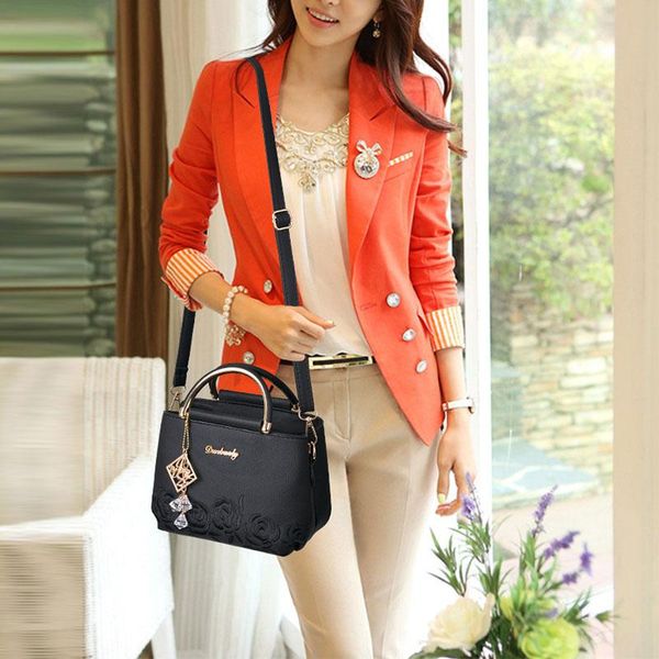 cross body flower embroideried small shoulder crossbody bags for women fashion trend pu leather women's handbag designer pendant rivet
cross body flower embroideried small shoulder crossbody bags for women fashion trend pu leather women's handbag designer pendant rivet