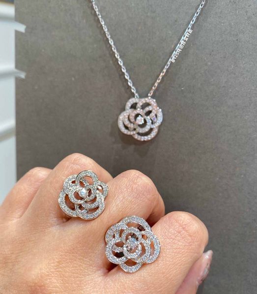 charm stud earring hollow design flower style with all diamond for women wedding jewelry gift box packing ps30336218888, Golden
charm stud earring hollow design flower style with all diamond for women wedding jewelry gift box packing ps30336218888, Golden