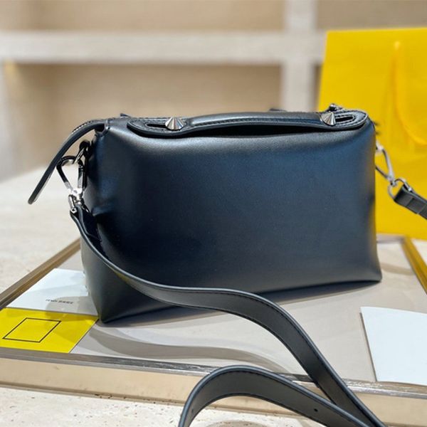embossed wholesale f family bags 2021 akend onthego rivet single shoulder p zhouzhoubao123 c crossbody tb saddle bag quilted handbags, Black
embossed wholesale f family bags 2021 akend onthego rivet single shoulder p zhouzhoubao123 c crossbody tb saddle bag quilted handbags, Black